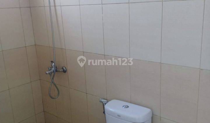 Rumah 2lt Luas 6x15 Type 3kt Cluster Thames Jgc Cakung Jakarta  3