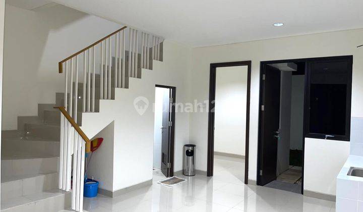 Rumah Attic 85m 3KT cluster yarra essence JGC Jakarta Garden City 2