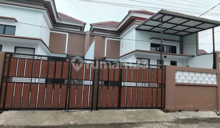 Corner House 7 Meters Wide In Wonorejo Housing One Gate System 1