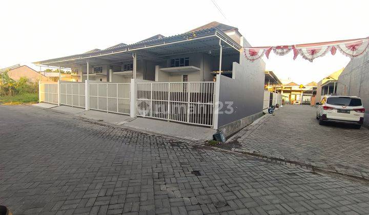 Rumah Baru Ready dekat Kampus UPN Medokan Ayu Rungkut SHM 2