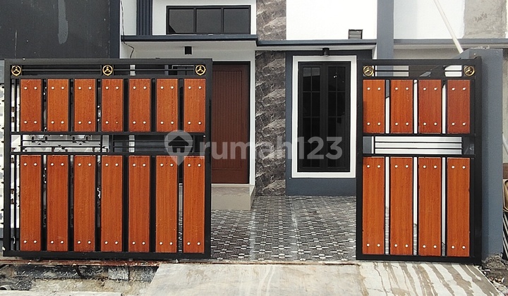 Beautiful House in Rungkut Housing Estate, Surabaya