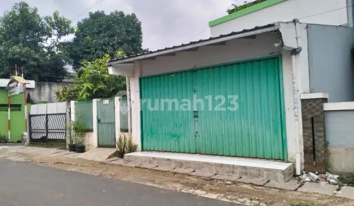For Sale 2-Story House Suitable for Business in Pesanggrahan, South Jakarta 2