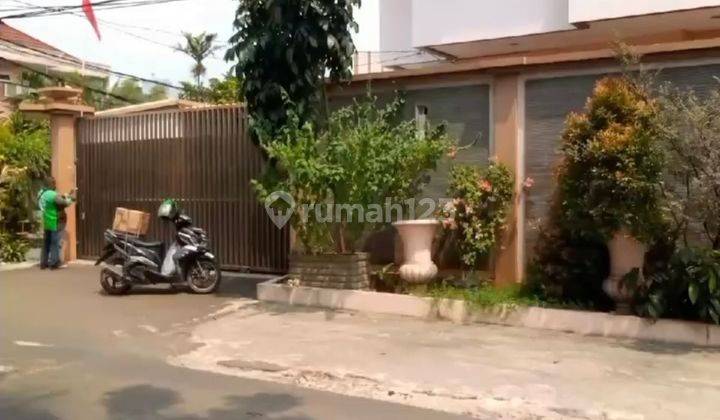 Di Jual Cepat Rumah 2 Lt Lokasi Strategis di Meruya Utara, Jakarta Barat  1