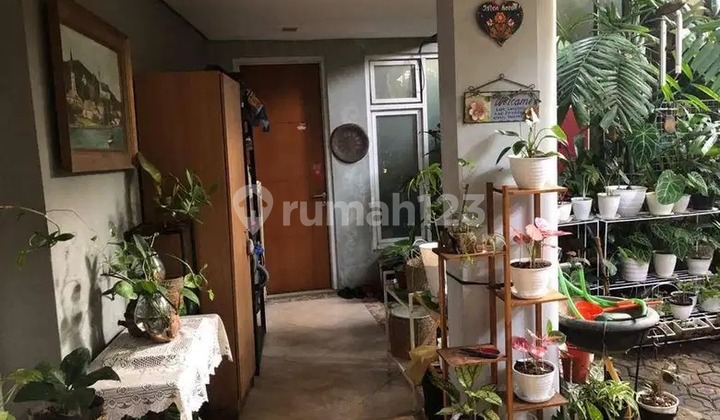 For Sale: Charming 2-Story Strategic House in Mampang Prapatan, South Jakarta 2