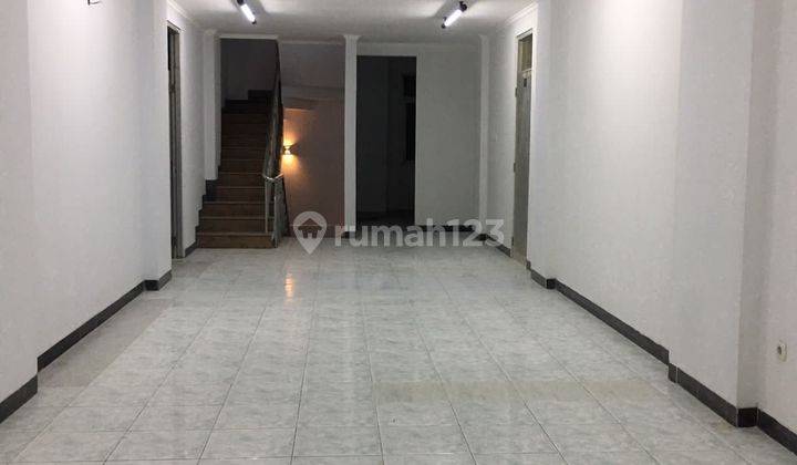  Di Sewakan 1 Unit Ruko Jalan Lapangan Bola Kebon Jeruk Jakarta Barat 2