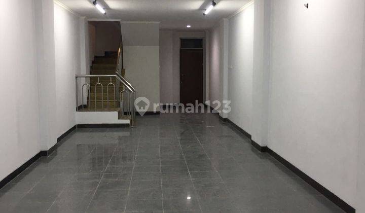 Di Sewakan 1 Unit Ruko Jalan Lapangan Bola Kebon Jeruk Jakarta Barat 9