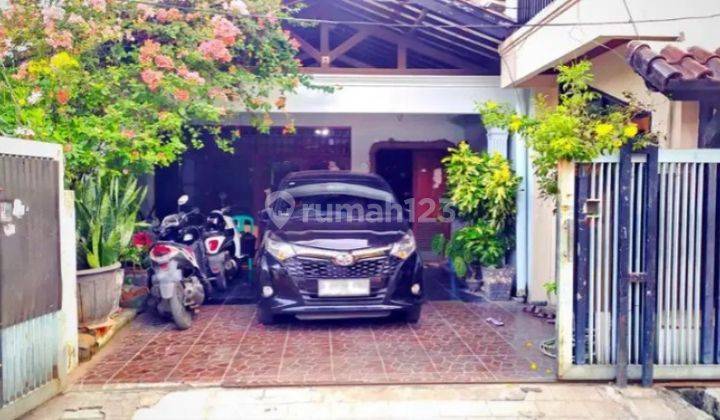 Di Jual Rumah 2 Lantai Lokasi Strategis di Utan Kayu, Jakarta Timur 1