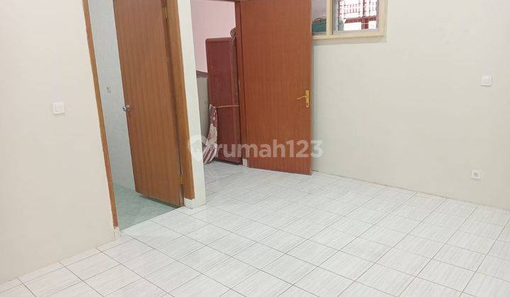 Di Jual Rumah Baru Renovasi Sangat Strategis di Johar Baru, Jakarta Pusat 2