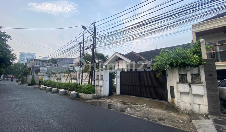 Di Jual / Disewakan Rumah Mewah 2 Lantai di Kebayoran Baru, Jakarta Selatan 1