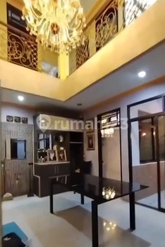 Di Jual Rumah 2 Lantai Lokasi Strategis di Senen, Jakarta Pusat 2