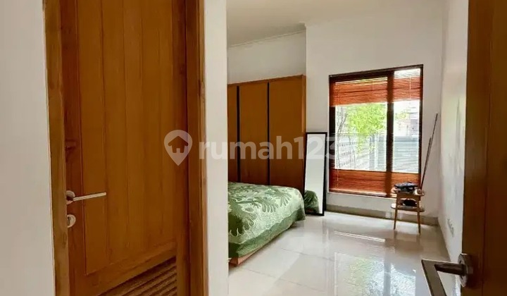 Di Jual Rumah 2 Lantai Lokasi Strategis di Pejaten Barat, Jakarta Selatan 2