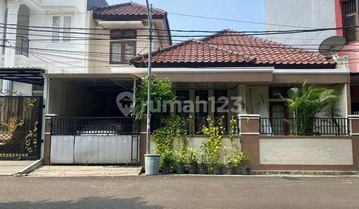 Di Jual Rumah 2 Lantai Dalam Komplek Petamina, Pulo Gadung, Jakarta Timur