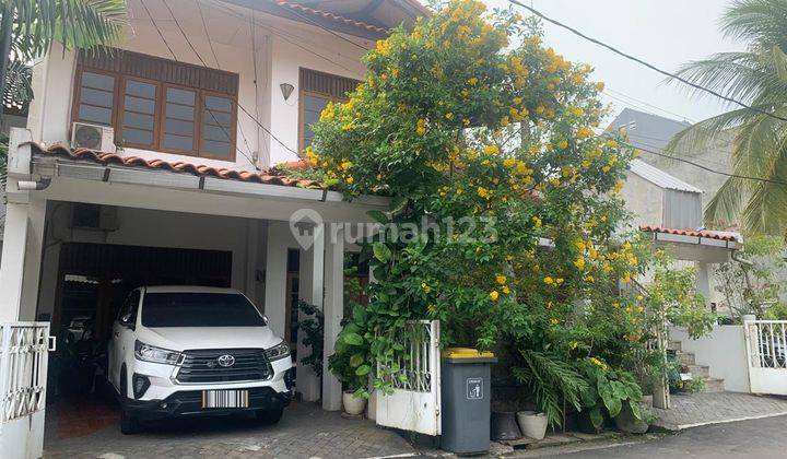 Di Jual 2 Lantai Lokasi Strategis di Kebayoran Lama, Jakarta Selatan 2