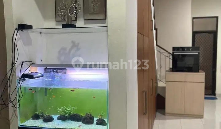 Di Jual Rumah Cantik 3 Lantai Lokasi Strategis di Villa Kapuk Mas, Jakarta Utara 2