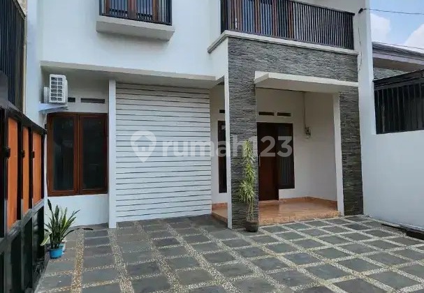 For Sale 2-Story House in Prime Location at Jagakarsa Raya, South Jakarta 2