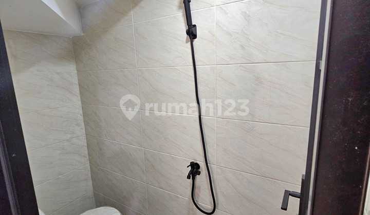 Di Jual Rumah Minimalis Modern 3 Lantai di Pondok Kelapa, Jakarta Timur 2