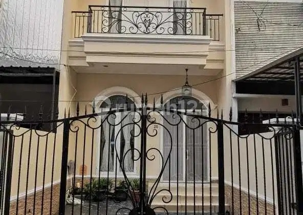 Di Jual Rumah Cantik 3 Lantai Lokasi Strategis di Villa Kapuk Mas, Jakarta Utara