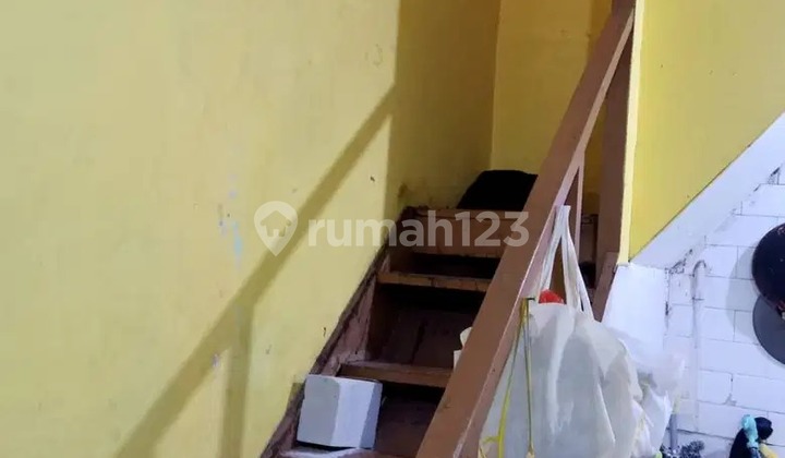 For Sale 1-Story Hook House in a Strategic Location at Pesanggrahan, South Jakarta 2