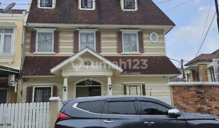 Di Jual Rumah Hook 2 Lantai di Perumahan Mutiara Taman Palem, Jakarta Barat 1