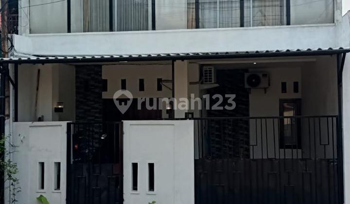 Di Jual Rumah Minimalis 2 Lantai Lokasi Strategis di Kramat Jati, Jakarta Timur Di Jual Rumah Minimalis 2 Lantai Lokasi Strategis di Kramat Jati, Jakarta Timur