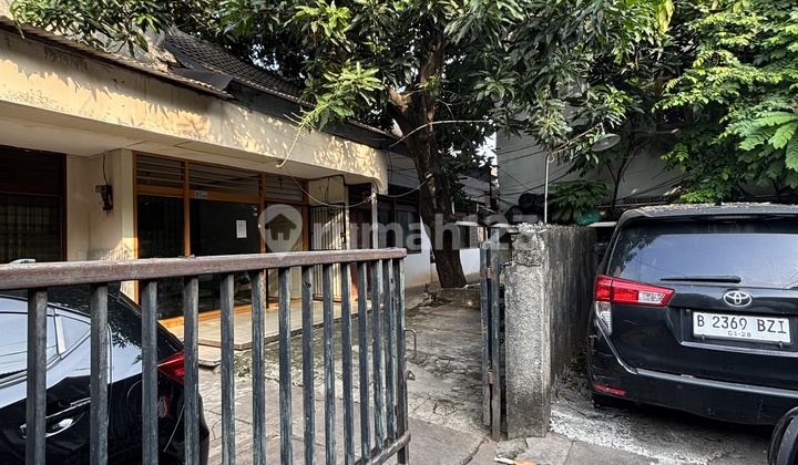 For Sale: Former 2-Story Boarding House in a Strategic Location at South Tanjung Duren, West Jakarta For Sale: Former 2-Story Boarding House in a Strategic Location at South Tanjung Duren, West Jakarta