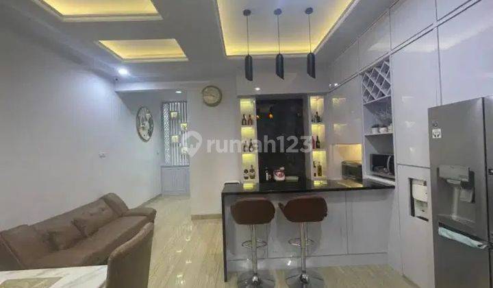 Di Jual Rumah 3 Lantai Lokasi Strategis di Jelambar , Jakarta Barat  2