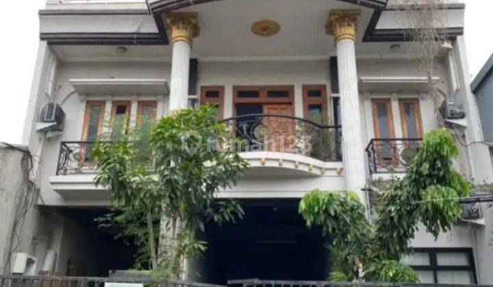 Di Jual Rumah Megah 3 Lantai Lokasi Strategis di Jatinegara, Jakarta Timur 1