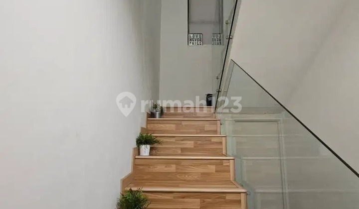 Di Jual Rumah Townhouse 2 Lantai di Kebon Jerul, Jakarta Barat  2