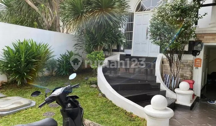 For Sale: Luxury 3-Story House in a Strategic Location at Pantai Indah Kapuk, North Jakarta 2