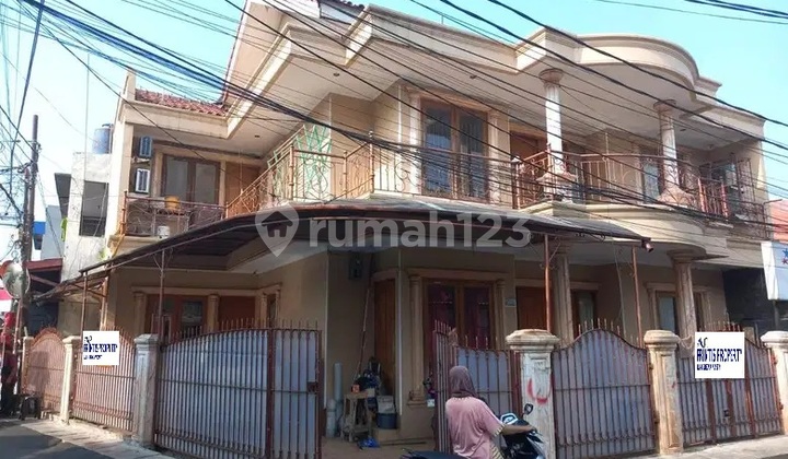 Di Jual Rumah Hook 2 Lantai Lokasi Strategis di Klender, Jakarta Timur Di Jual Rumah Hook 2 Lantai Lokasi Strategis di Klender, Jakarta Timur