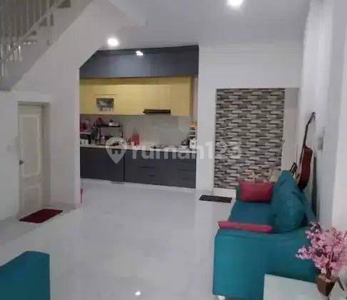 Di Jual Rumah Minimalis 3 Lantai di Tanjung Duren, Jakarta Barat 2