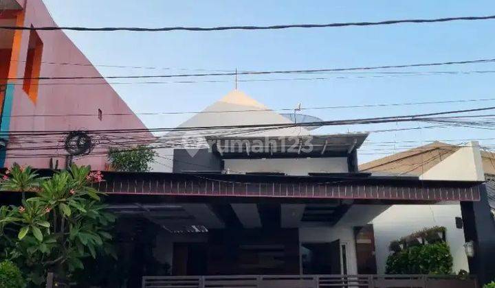 Di Jual Rumah Cantik 2 Lantai di Pondok Bambu, Jakarta Timur 1