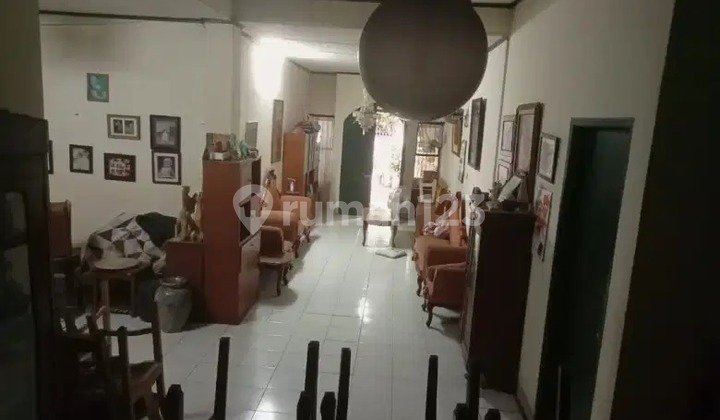 Di Jual Rumah Lama  Luas 2 Lantai di Jatipadang, Pasar Minggu Jakarta Selatan