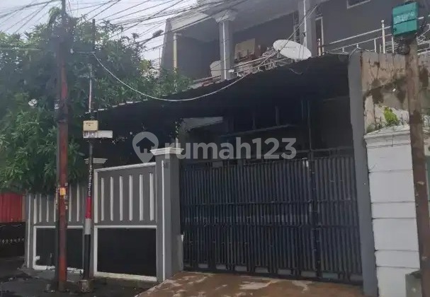 Di Jual Rumah 2 Lantai Lokasi Strategis di Jatinegara, Jakarta Timur  