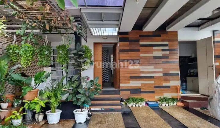 Di Jual Rumah Cantik 2 Lantai di Pondok Bambu, Jakarta Timur 2