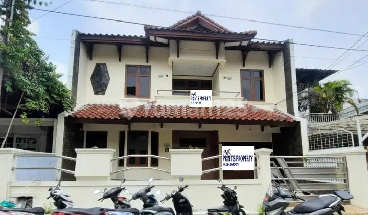 Di Jual Rumah 2 Lantai dalam Komplek di Pondok Indah, Jakarta Selatan