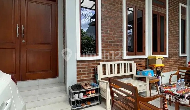 Di Jual Cepat Rumah 2 Lantai Lokasi Staretgis di Taman Meruya Ilir , Jakarta Barat 2