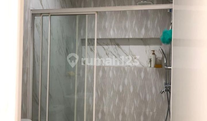 Di Jual Rumah Hook 3 Lantai Lokasi Strategis di Tomang, Jakarta Barat 2