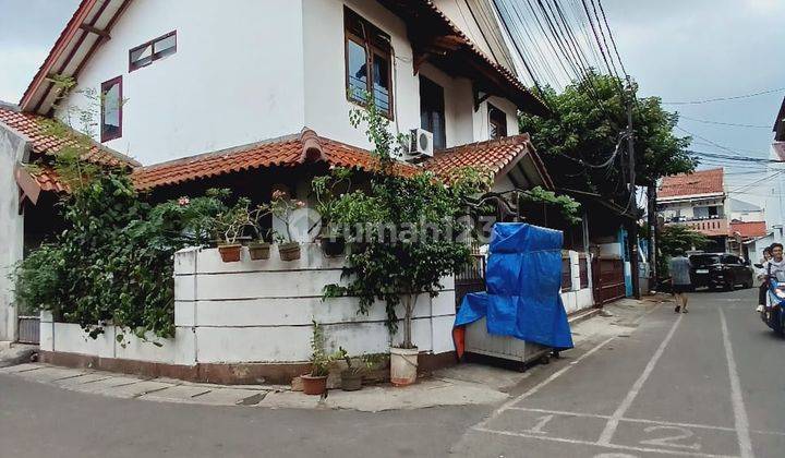 Di Jual Rumah Klasik 2 Lantai di Pondok Kelapa, Jakarta Timur 2