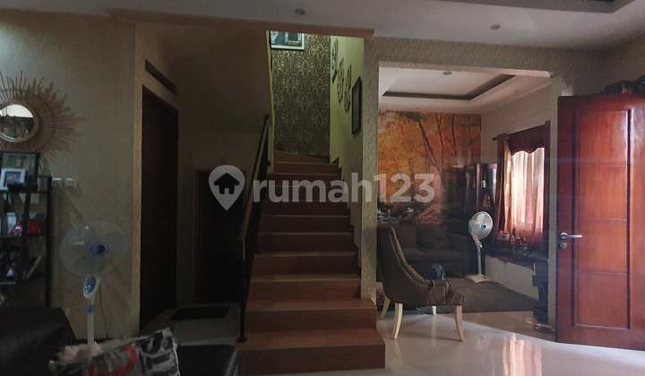 Rumah Cantik, Hadap Timur, di Kota Harapan Indah, Bekasi