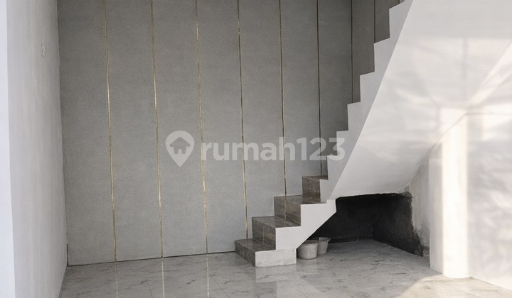 2-Story Shop House for Rent with SHM, Strategic Location in Sawangan Depok 2