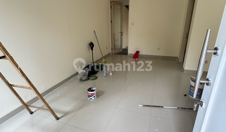 Sewa Rumah Rapi Cat Ulang Bersih di Residence One Bsd 2