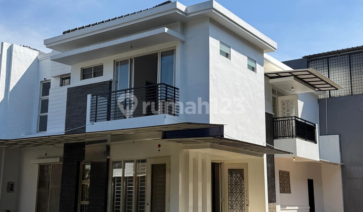 Dijual Rumah Hoek SHM 2 Lt Rapi Siap Huni di Residence One Bsd Dijual Rumah Hoek SHM 2 Lt Rapi Siap Huni di Residence One Bsd