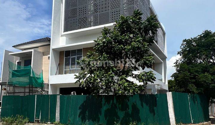 Rumah Hook Brand New Golf Island 3,5 Lantai 255m2 1