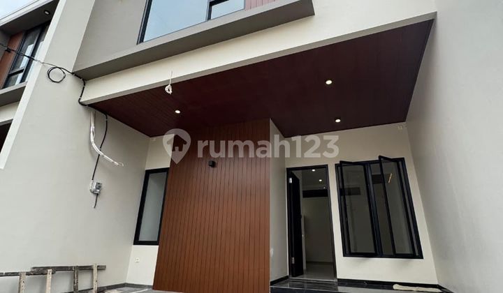 Rumah Baru Rawamangun 3Lantai Minimalis Rumah Baru Rawamangun 3Lantai Minimalis