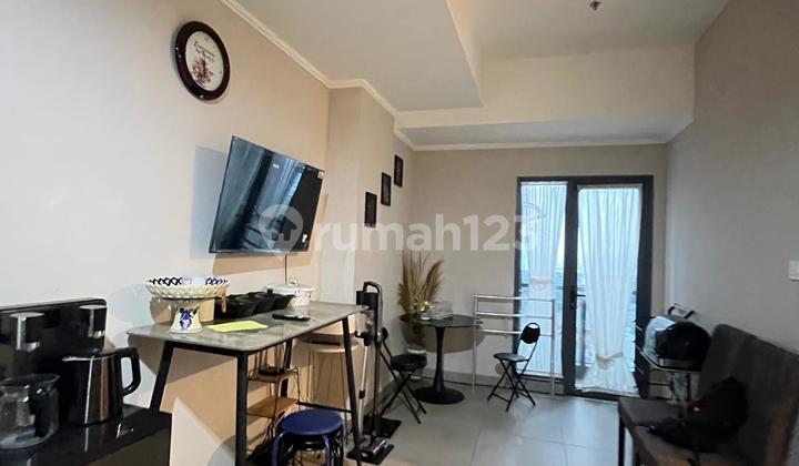 Apartemen Menara Jakarta Furnish Rapih Semi Furnish