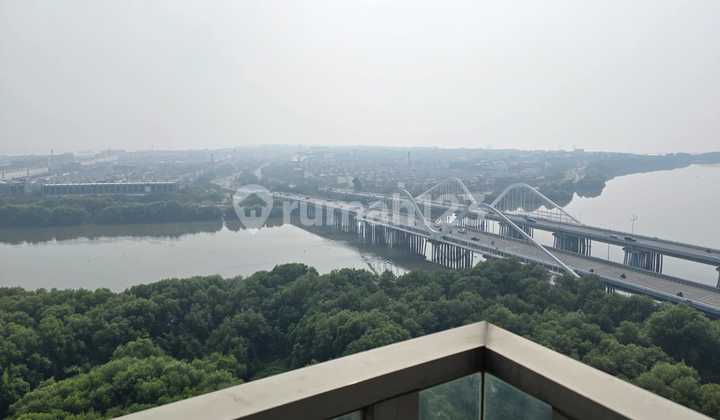 Gold Coast Sea View Apartment 2 Bedrooms Wrap-Around Balcony Luxury Furnished