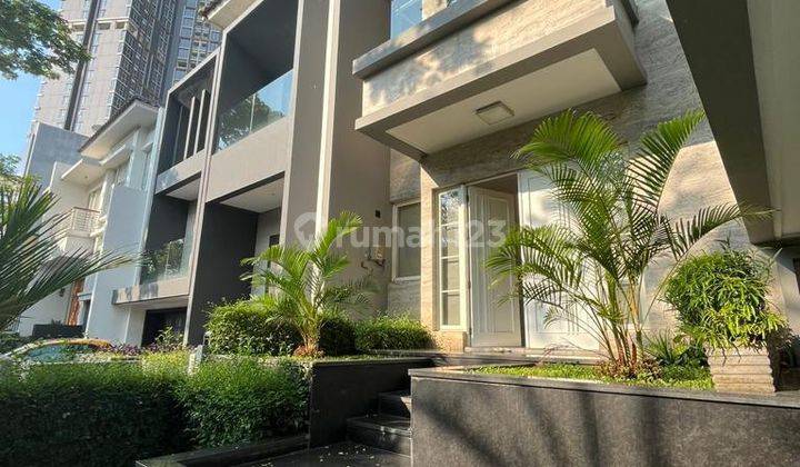 Rumah Mewah 3,5 Lantai 300m2 Semi Furnished Pantai Indah Kapuk 1