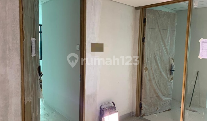 Office Space In Hquarter 90.0 M² New Unfurnished