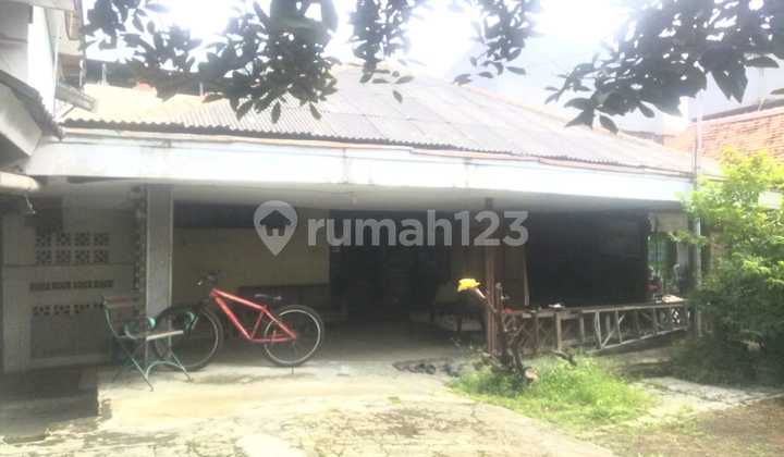 Spacious House in East Jakarta, Fast and Cheap Sale 2